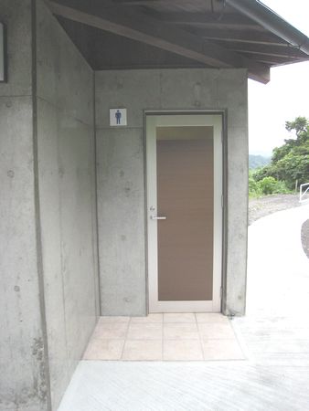 09 長尾公衆トイレ（公共工事設計）